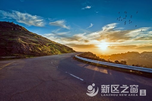 winding-road-1556177__340.jpg