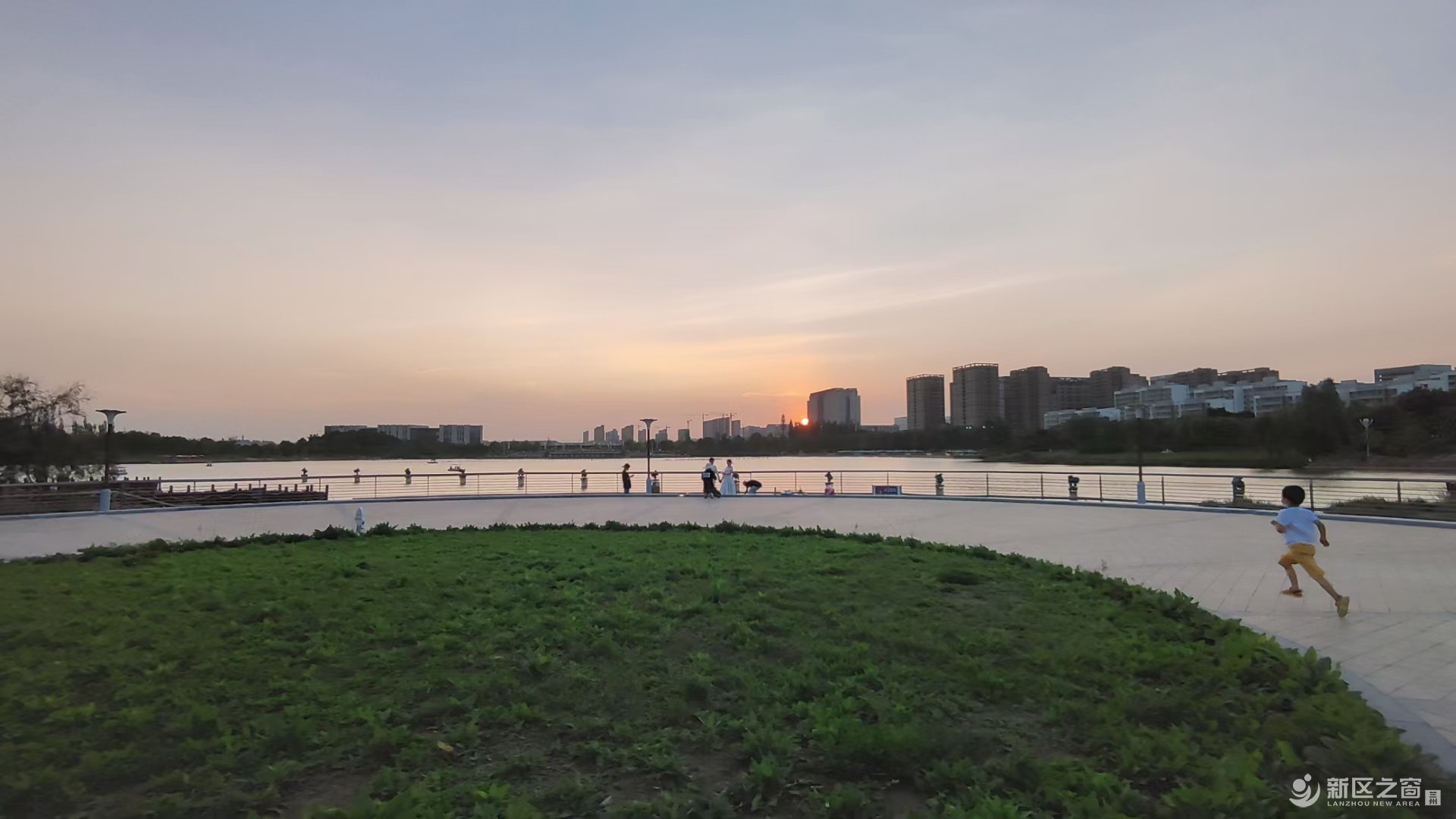 手机摄影:兰州新区栖霞湖景