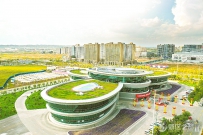 兰州市文物保护中心向兰州新区中小学 赠送《金城揽胜》