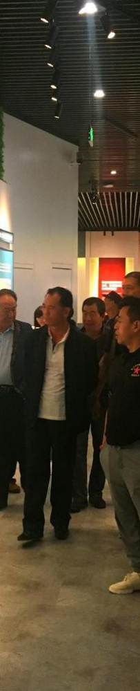 老兵参观新区 见证发展成就